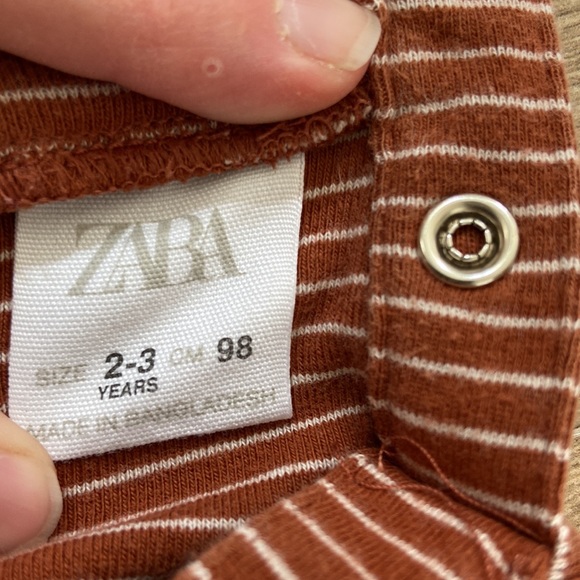 Two beautiful long sleeve toddler shirts - Picture 3 of 5